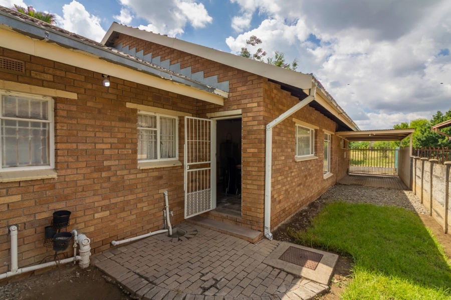3 Bedroom Property for Sale in Uitsig Free State
